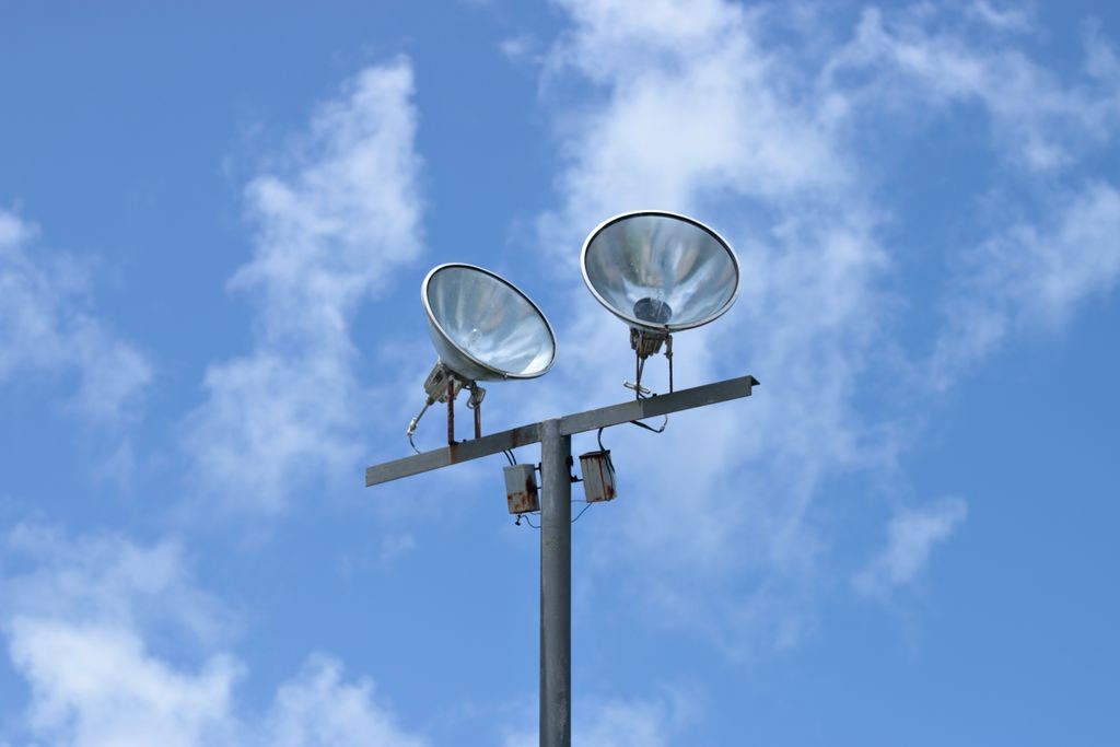 Lampy halogenowe do użytku zewnętrznego i specjalnego