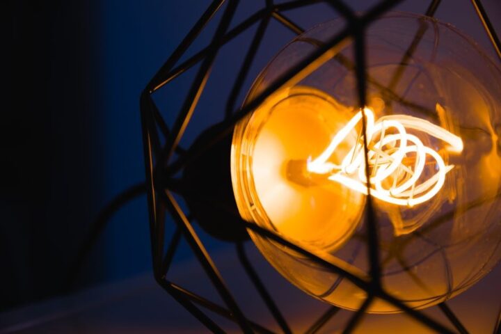 Jak wybrać idealne lampy halogenowe do kuchni – poradnik 2026
