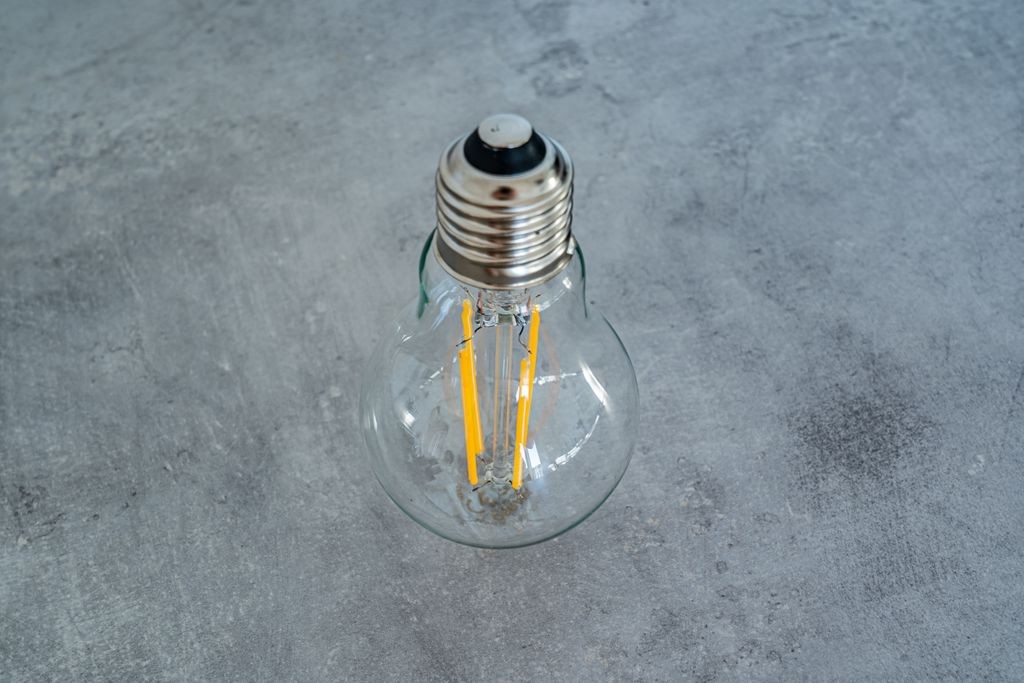 Praktyczne zalety lamp halogenowych - co przemawia na ich korzyść?